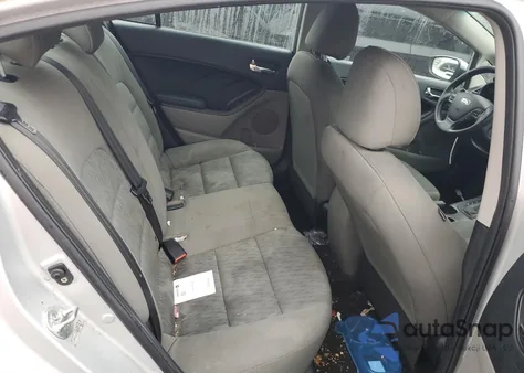 2015 Kia Forte Lx z USA, uszkodzony, nr VIN KNAFK4A68F5379370